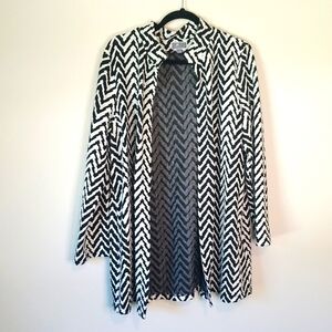 JM Collection Chevron White and Black Coat Large